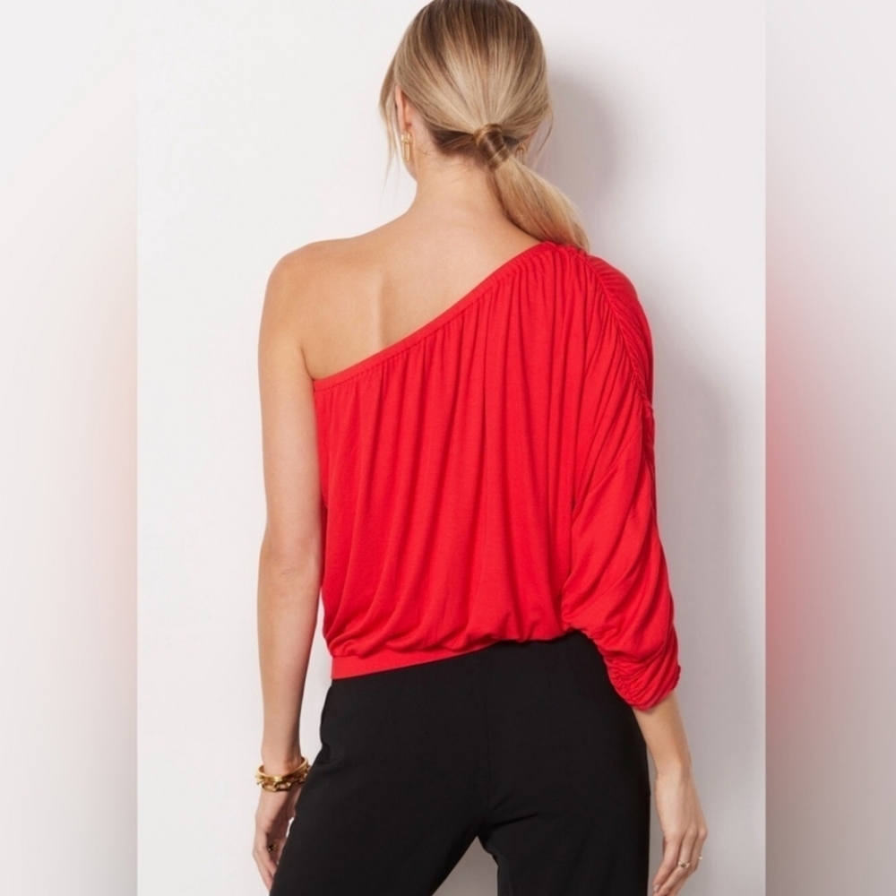 🏷️ LNA Ashra One Shoulder Knit Ribbed Red Top Size M - Picture 2 of 5
